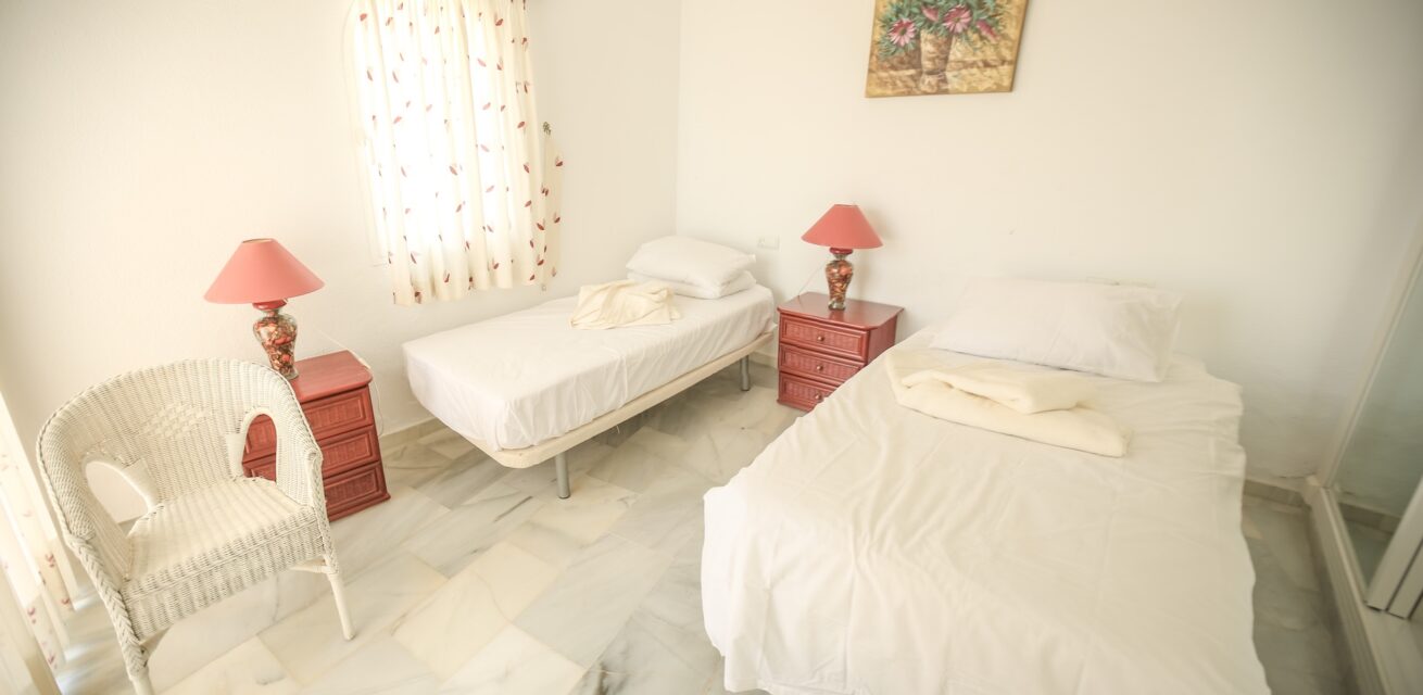 holiday villas costa del sol twin room