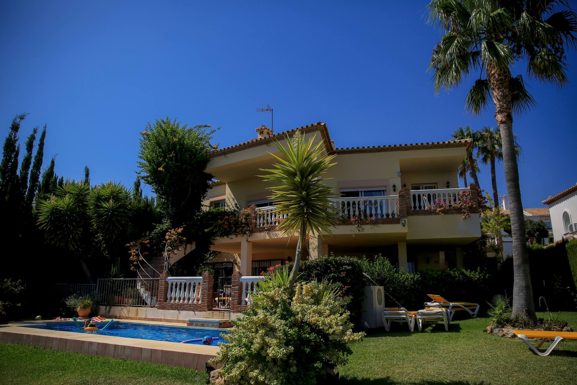 holiday villas in costa del sol costs